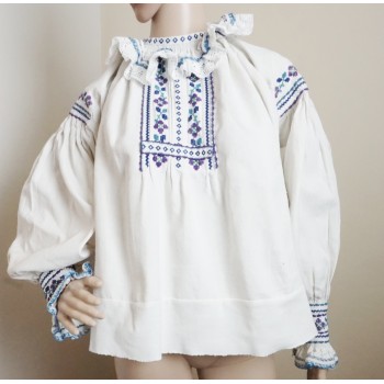 Ie traditionala din Bihor lucrata manual