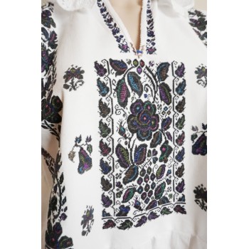 Vestido tradicional rumano vintage bordado a mano de Banat