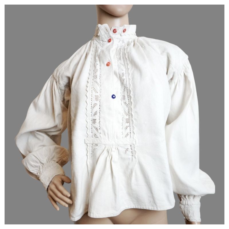 Chemise traditionnelle roumaine de Transylvanie, chemise brodée sur lin et chanvre Chemise traditionnelle roumaine de Transylvanie, chemise brodée sur lin et chanvre
