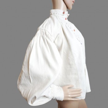 Blouse folklorique roumaine faite à la main avec broderie blanche à la main