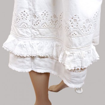 Romanian traditional clothing from Bihor with white hand embroidery