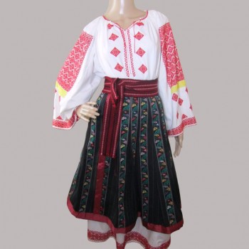 Costum popular vechi oltenesc lucrat manual