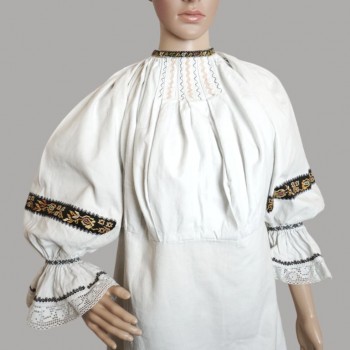 Camasa veche traditionala din Mures