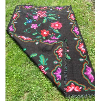 Handmade wool vintage rug with flowers