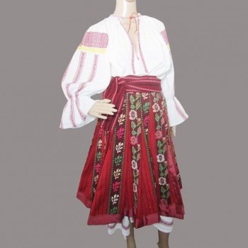Abbigliamento tradizionale rumeno dell'Oltenia: abito popolare rumeno vintage fatto a mano