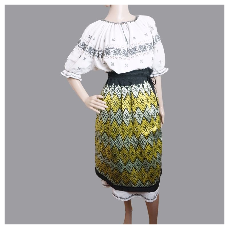 Traje folclórico rumano de Oltenia, traje tradicional vintage hecho a mano Traje folclórico rumano de Oltenia, traje tradicional vintage hecho a mano
