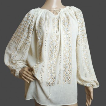 Blusa rumana hecha a mano