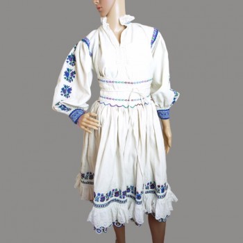 Antik rumänsk traditionell dräkt från Arad, handgjorda rumänska traditionella kläder