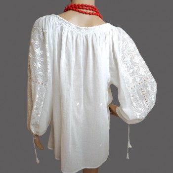 Blouse roumaine faite à la main, blouse brodée à la main en soie blanche