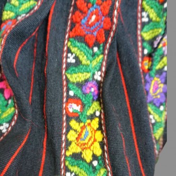 Traje tradicional rumano