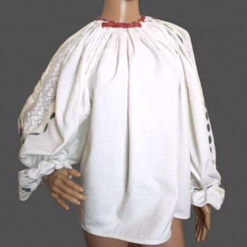 Rumänische Bluse von Rupea, seltene rumänische traditionelle Kleidung