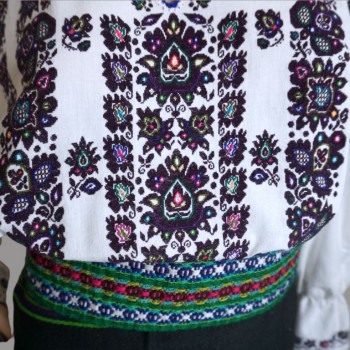 Abbigliamento tradizionale rumeno, costume popolare del Banato, Carasova
