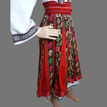 Ropa tradicional rumana de Oltenia, vestimenta popular hecha a mano