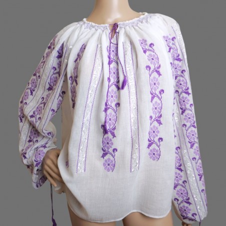 Handgjord rumänsk blus, handbroderad folkblus med lila blommor