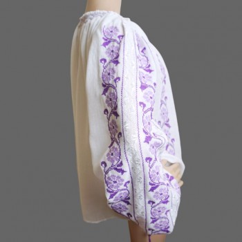Handgjord rumänsk blus, handbroderad folkblus med lila blommor