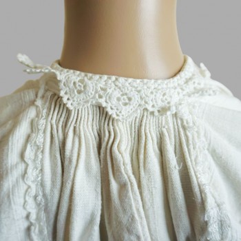 Vintage Romanian folk wear from Transylvania : handmade Romanian blouse , skirt and silk apron