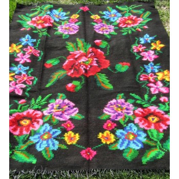 Tapis roumain antique en laine, tapis tribal avec des fleurs