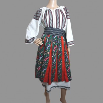 vêtements traditionnels roumains vintage, tenue folklorique d'Olténie
