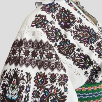 Traje tradicional rumano vintage de Carasova, Banat