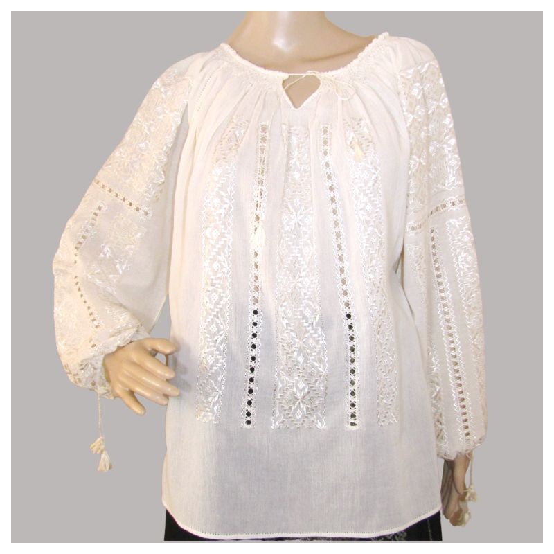 Håndbrodert rumensk bluse med beige silke Håndbrodert rumensk bluse med beige silke