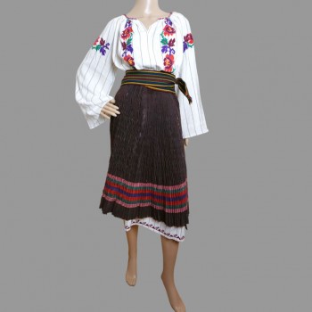 Traje popular rumano vintage de Oltenia con falda rara