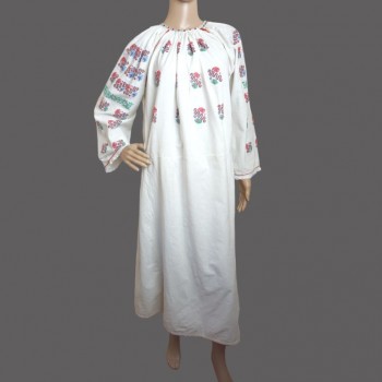 Ancien costume traditionnel roumain d'Olténie