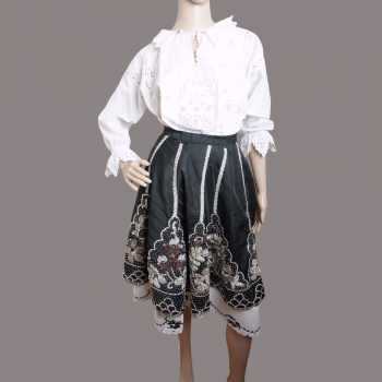 Alte rumänische Tracht aus dem Banat