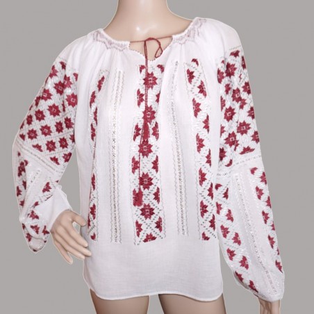 Blouse roumaine faite à la main avec broderie à la main bordeaux-argentée