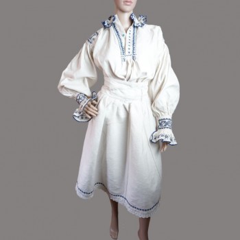 Handmade vintage Romanian costume from Bihor