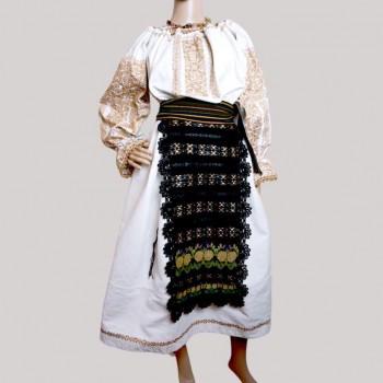 Vintage rumensk folkedrakt for kvinner fra Bistrita