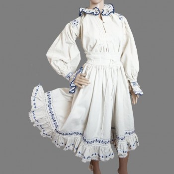 Antique Romanian folk costume from Bihor with blue embroidery
