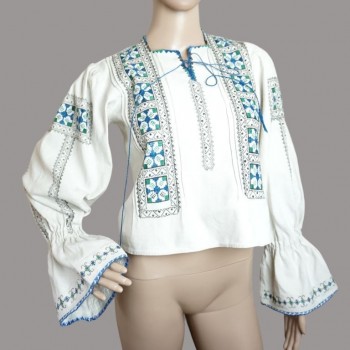 Antik rumänsk blus från Transsylvanien, Lapus folkloristisk region