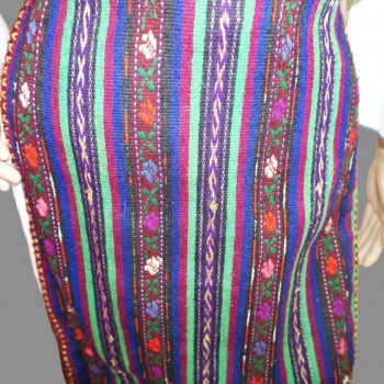 Vieux vêtements traditionnels roumains : robe folklorique roumaine vintage faite à la main et paire de tabliers en laine