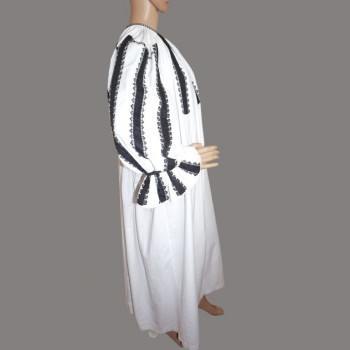 Vestido tradicional rumano vintage con estampado negro de Sibiu Valcea
