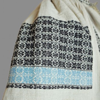 Vestido folclórico antiguo rumano de Oltenia hecho a mano en cáñamo
