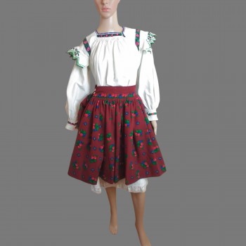 Costume folklorique roumain vintage fait à la main de Maramures