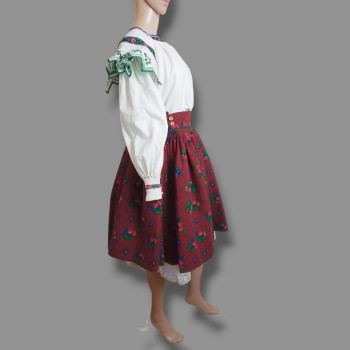 Costume folklorique roumain vintage fait à la main de Maramures