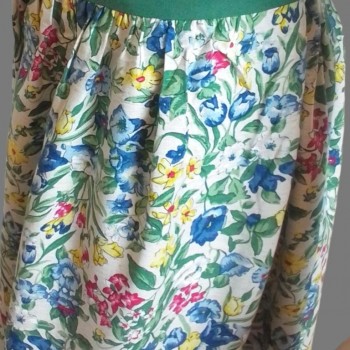 Blommig Dirndl-klänning för Oktoberfest - Traditionell tysk saxisk folkklänning