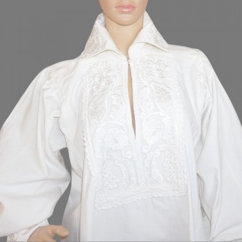 Camasa traditionala romaneasca lucrata manual cu broderie alba, pentru barbati, marimea S-M