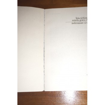 Libro usado sobre manteles tradicionales rumanos con patrones