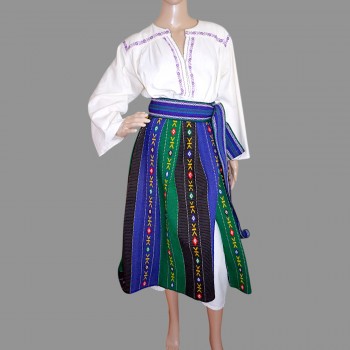 Vêtements traditionnels roumains vintage d'Olténie avec robe roumaine brodée à la main