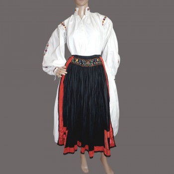 Alte traditionelle rumänische Tracht aus der Region Sălaj – Bluse, Rock und Schürze (Größe M)