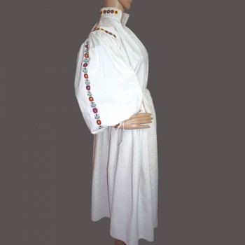 Traje Folclórico Rumano Tradicional de Sălaj – Bordado a Mano (Talla M)