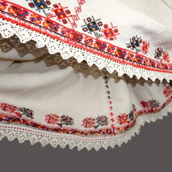 Fusta traditionala romaneasca de colectie din Transilvania