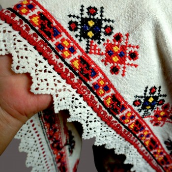 Fusta traditionala romaneasca de colectie din Transilvania