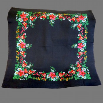 Chal de Lana Floral Vintage de Transilvania – Pañuelo Tradicional con Borde Colorido