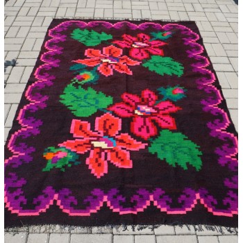 Blomstret ullteppe fra Romania, håndlaget kelimteppe