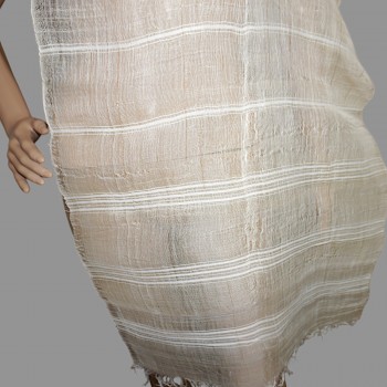 Pañuelo antiguo con finas rayas de seda – Usado por mujeres casadas en la tradición rural