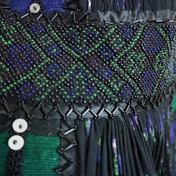 Vintage Rumänskt Plisserat Förkläde i Ull – Handbroderat, Transsylvanien (Cluj-regionen)