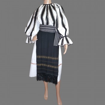Rare Traditional Romanian Folk Costume from Sibiu–Valcea Region – Hand‑Embroidered Romanian Blouse with Skirt, Aprons & New Belt